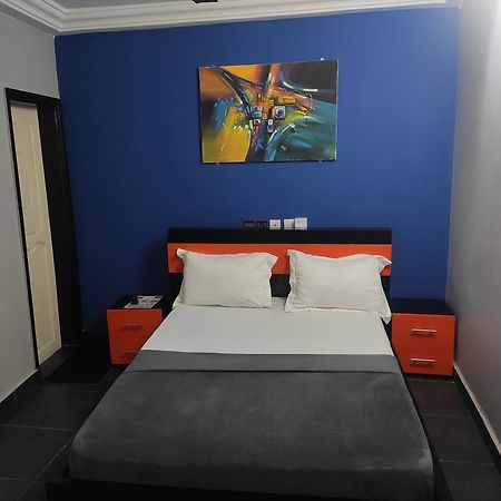 Royal Blue Guest House & Bar Lomé Eksteriør bilde