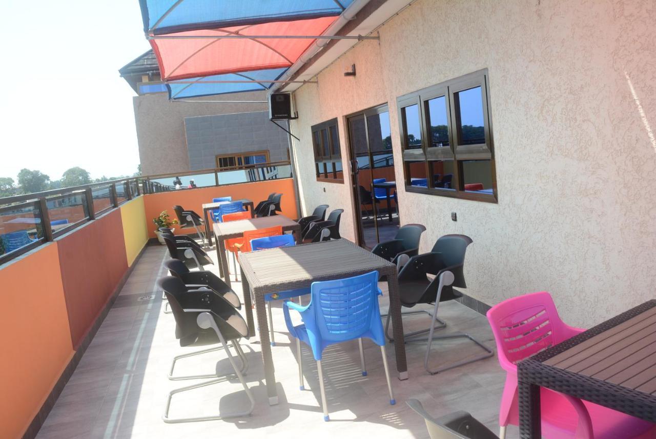 Royal Blue Guest House & Bar Lomé Eksteriør bilde