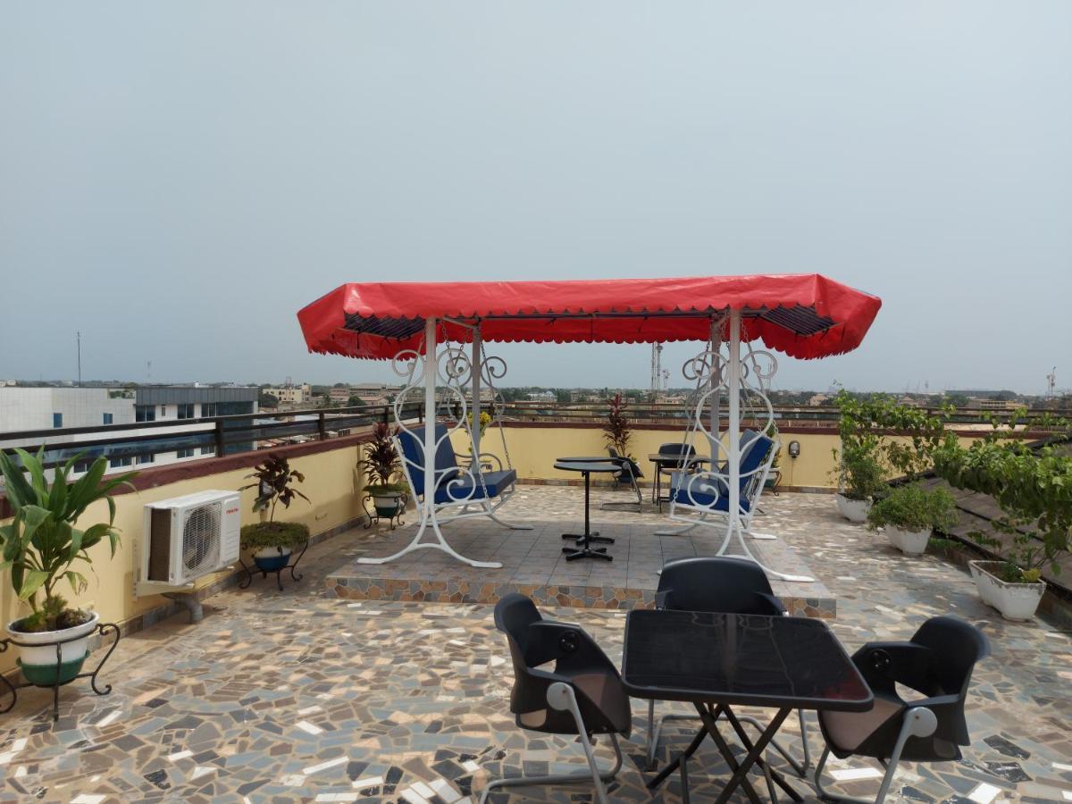Royal Blue Guest House & Bar Lomé Eksteriør bilde