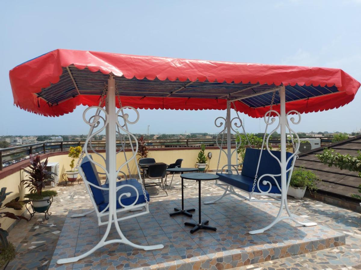 Royal Blue Guest House & Bar Lomé Eksteriør bilde