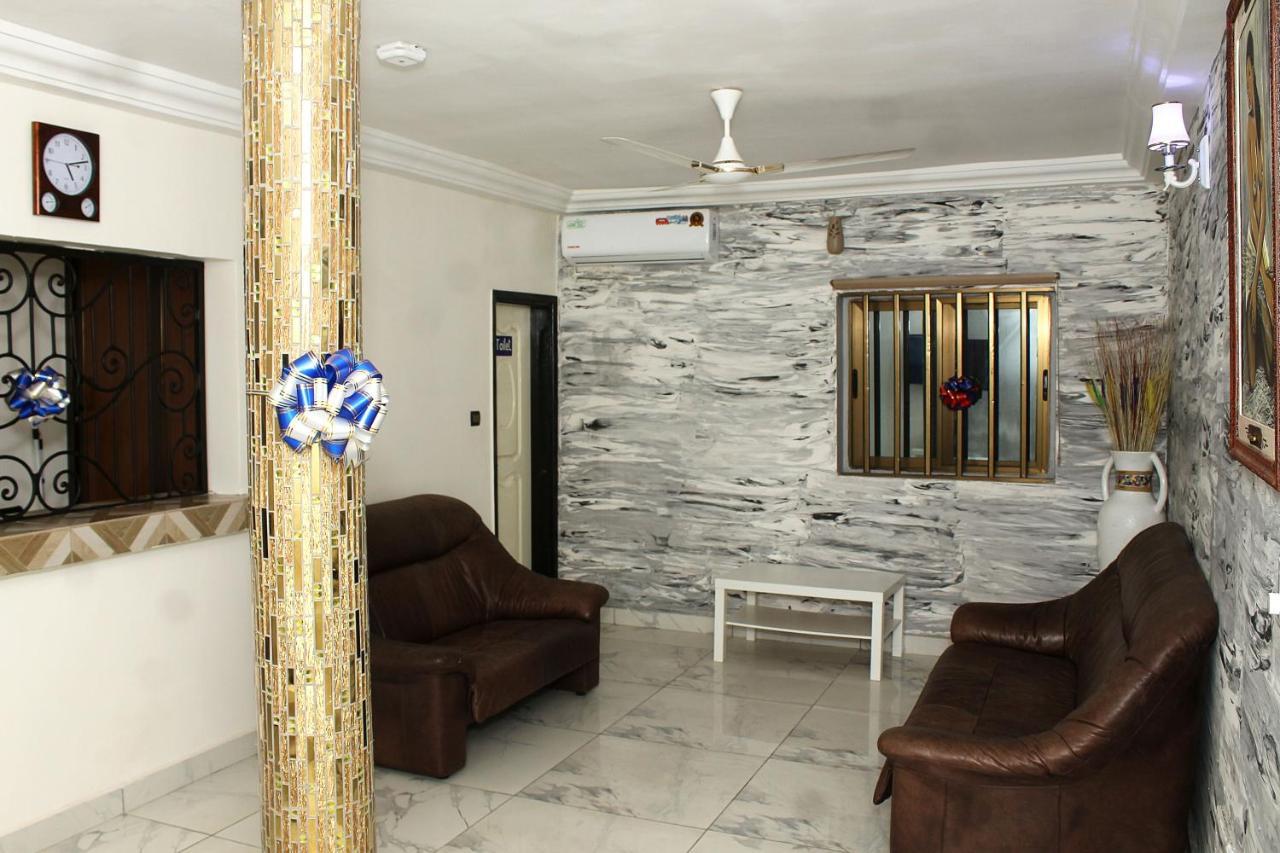 Royal Blue Guest House & Bar Lomé Eksteriør bilde