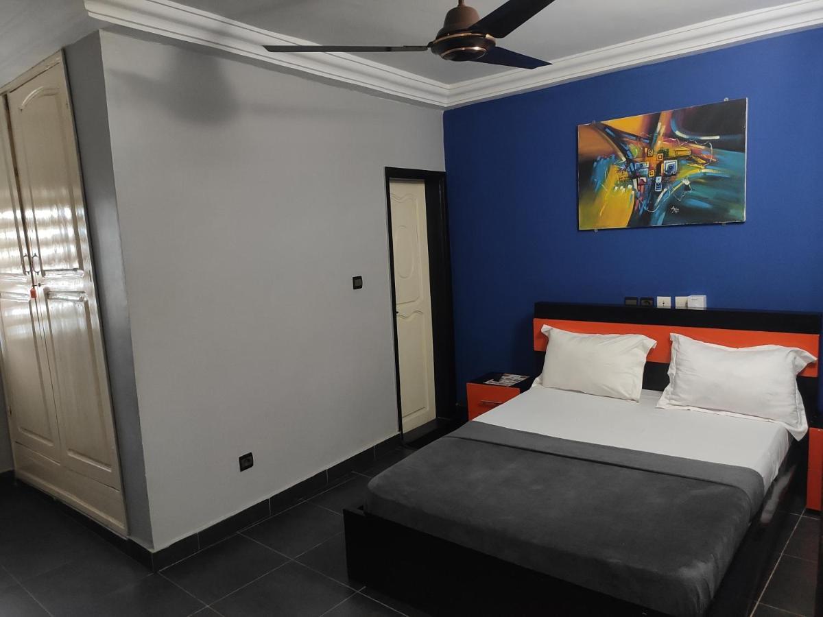 Royal Blue Guest House & Bar Lomé Eksteriør bilde
